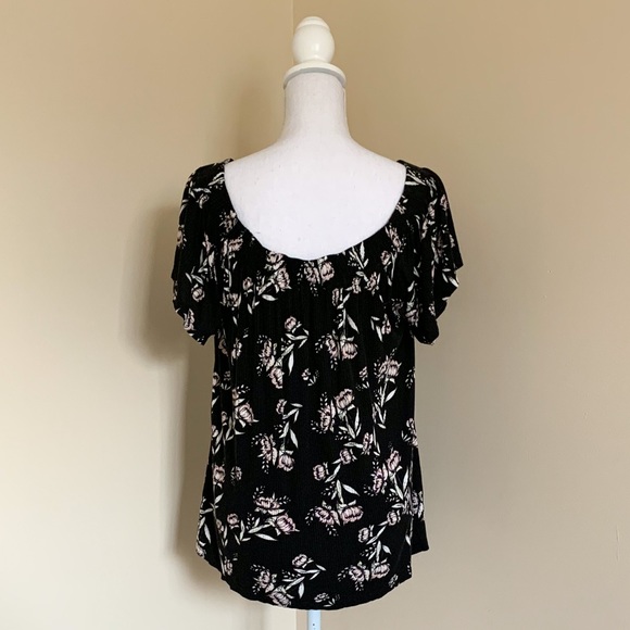 EUC Charming Charlie Black, White & Blush Flowy Floral Print Top (Size Large) - Picture 3 of 7